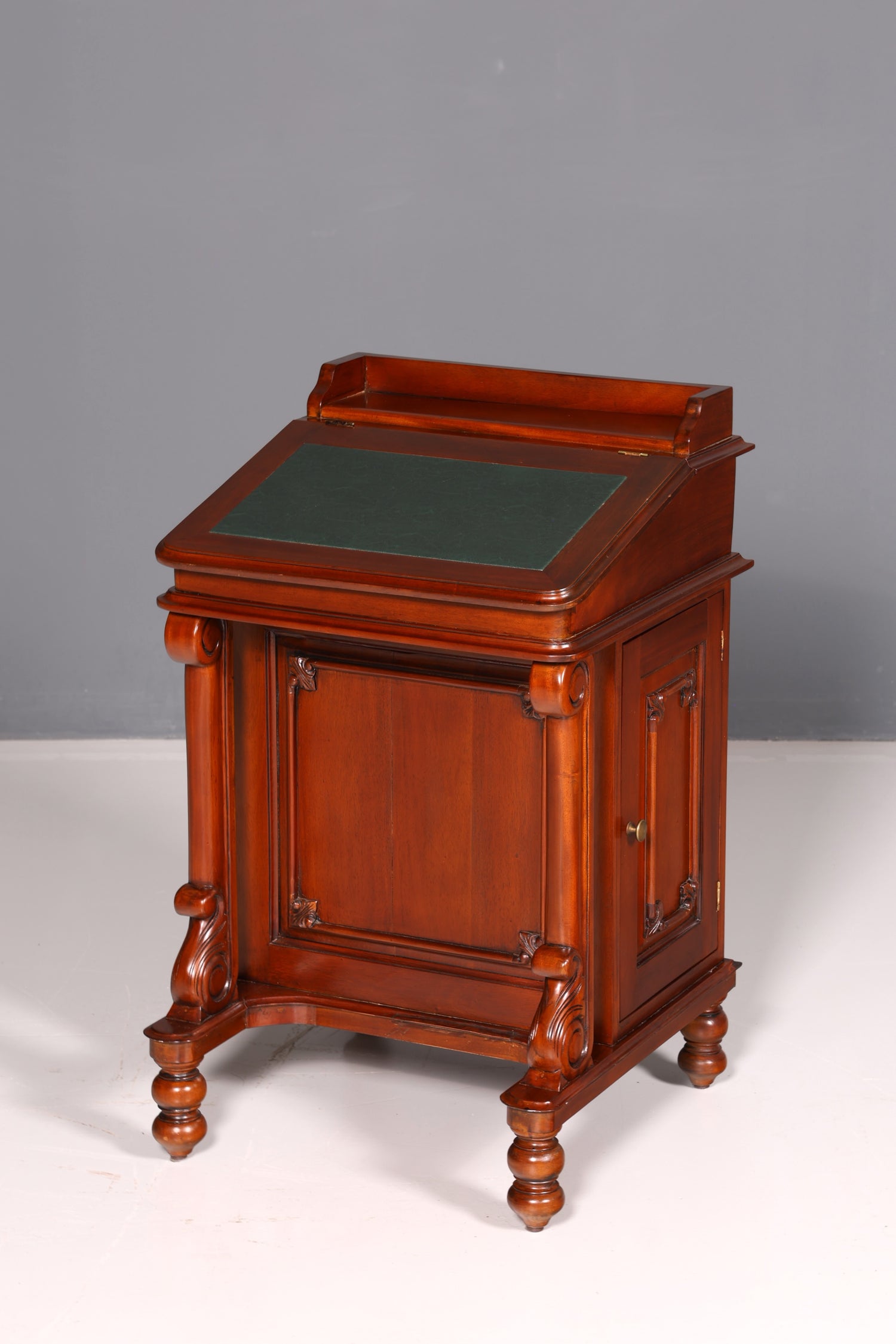 Magnifique secrétaire anglais Davenport, bureau avec sous-main en cuir, commode, antique et vintage