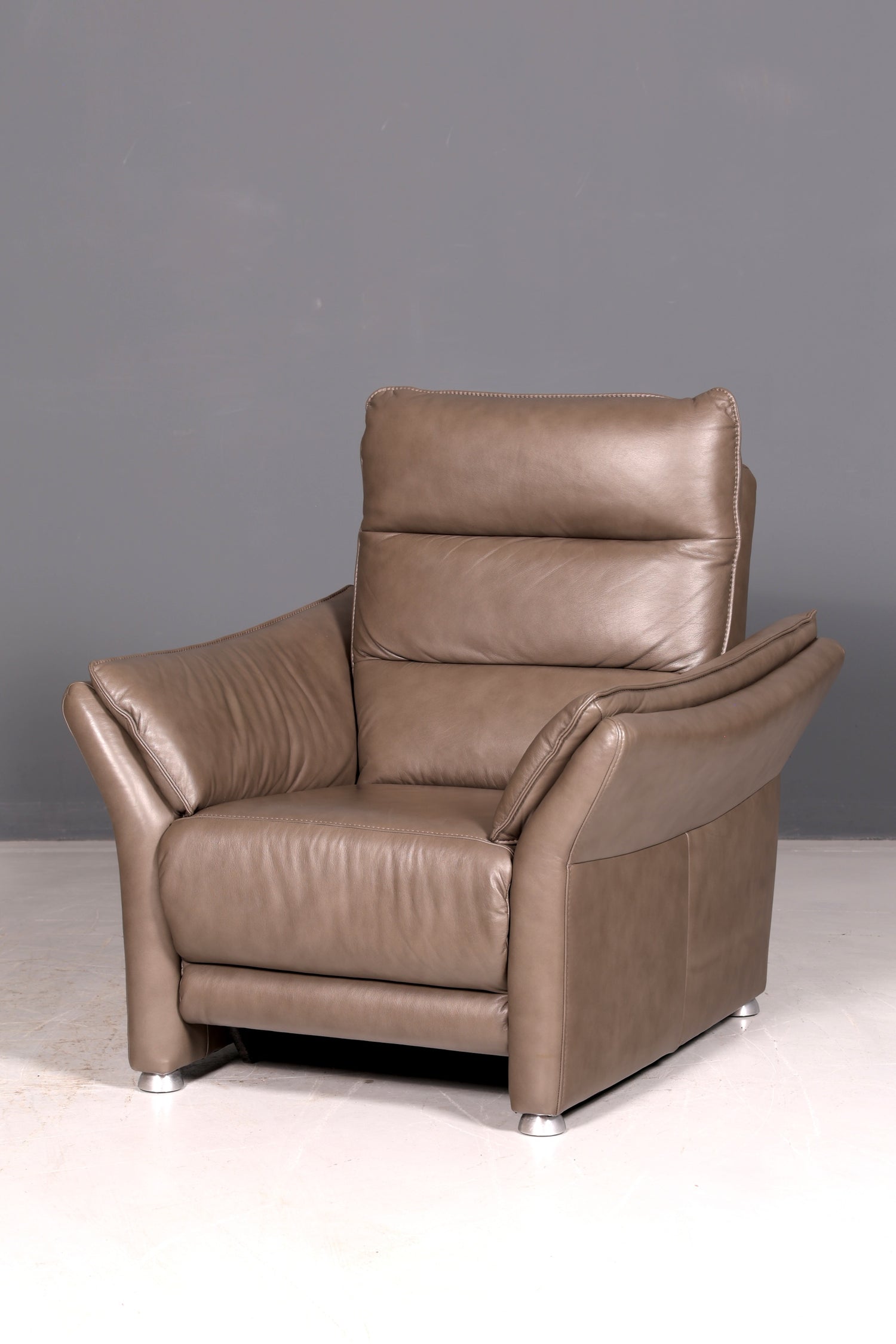 Wunderschöner Moderner Ledersessel Taupe Echt Leder Relaxsessel Loungesessel Polstersessel Armlehnsessel Vintage