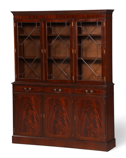 Hauptstadt Möblerei englische Mahagoni Vitrine aus den 60ern mit verglasten Türen und Schubladen im Vintage Stil