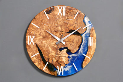 Magnifique horloge murale artisanale en résine époxy, horloge olivier, horloge analogique Waves en résine époxy