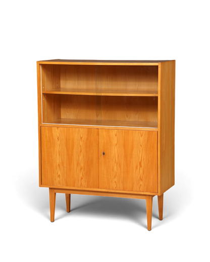 Hauptstadt Möblerei Vintage-Regalschrank aus hellem Holz mit Schiebetüren aus Glas und zwei unteren Holztüren
