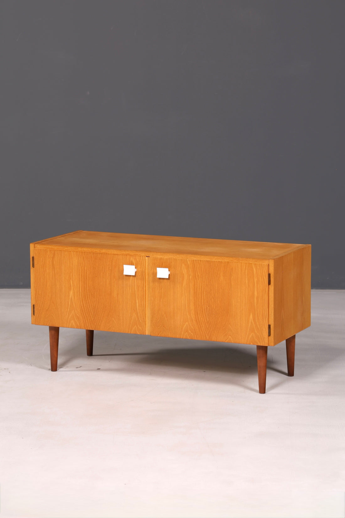 Magnifique commode Hellerau originale de style mid-century, modèle 427, meuble bas, meuble TV, vintage, en bois véritable