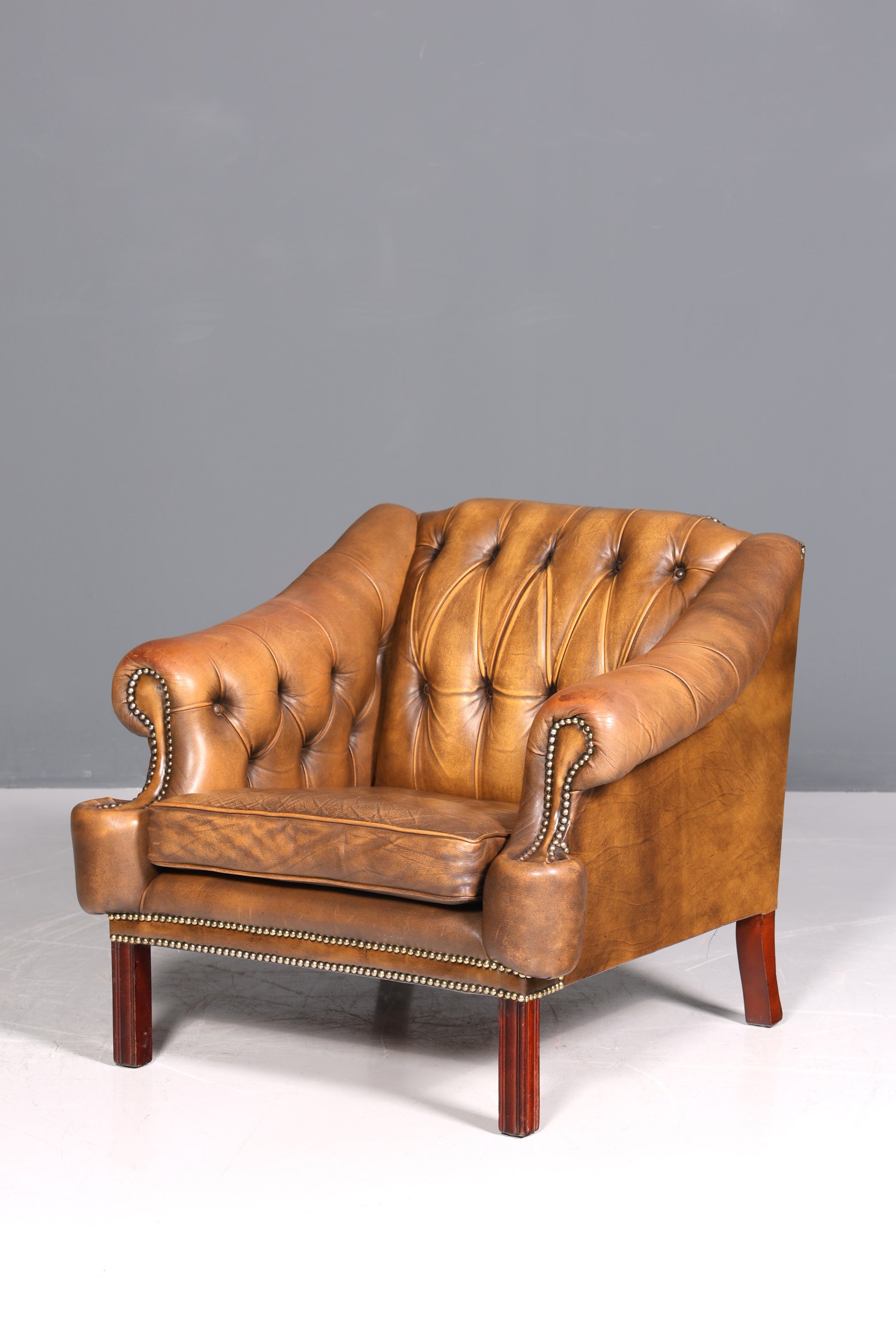 Magnifique et rare fauteuil Chesterfield, fauteuil anglais en cuir, fauteuil de gentleman, 1 sur 2