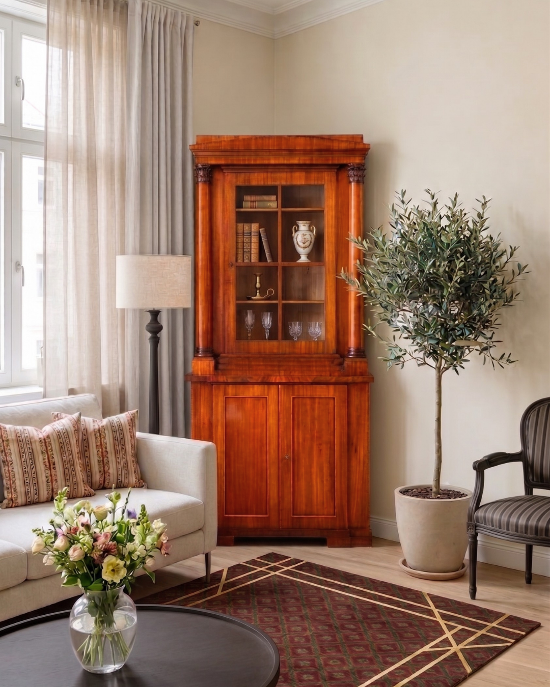 Wunderschöne Original Biedermeier Vitrine um 1820 Antiker Mahagoni Schrank Antik Säulen