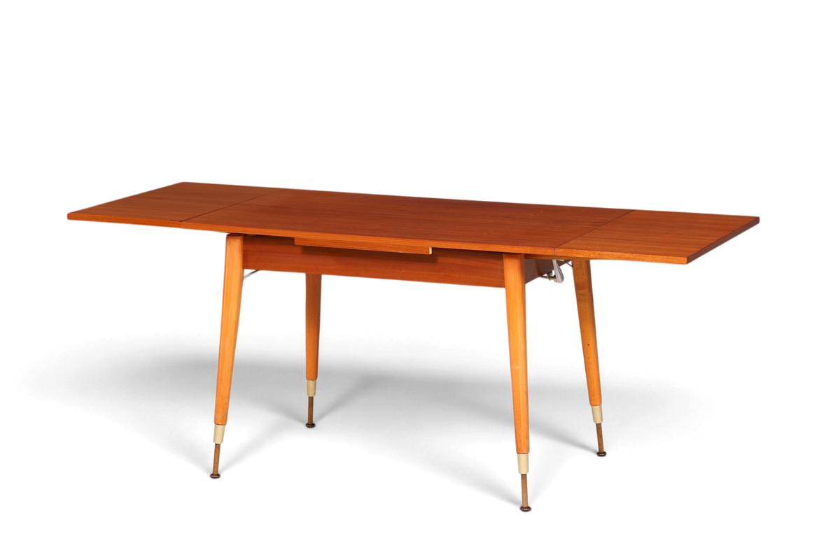 Hauptstadt Möblerei Mid Century Esstisch aus Holz im 60er Jahre Design, ausziehbar und höhenverstellbar