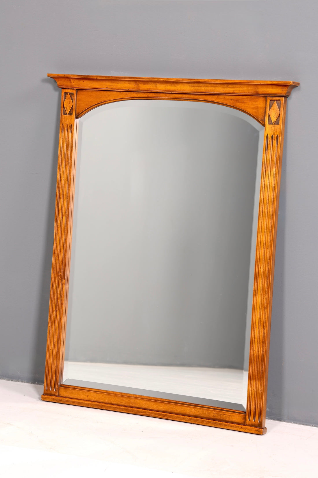Noble Selva Villa Borghese Mirror Wall Mirror Cherry Wood Faceted Cut Antique Style Hall Mirror Italian Furniture