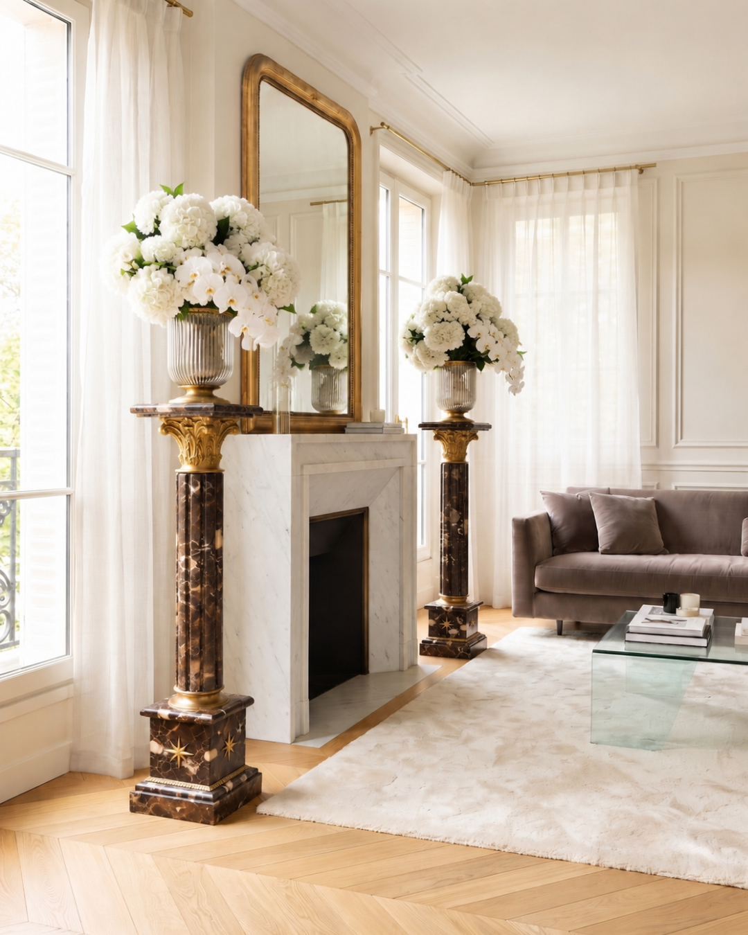 Splendide colonne de style baroque Louis XV en marbre, colonne à fleurs en pierre naturelle, socle, étagère