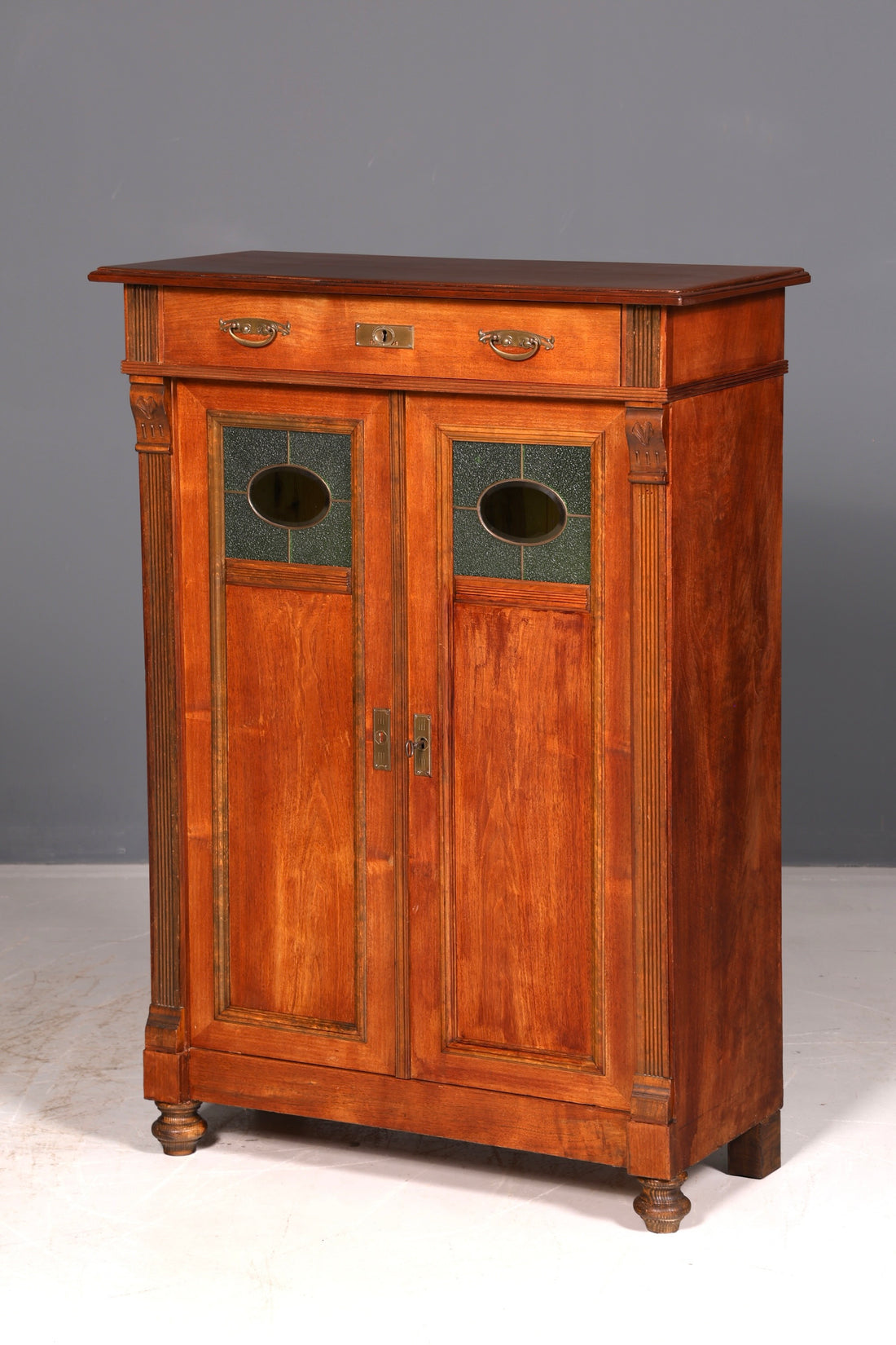 Magnifique meuble de rangement Art nouveau de l’époque Gründerzeit, armoire antique, meuble haut, commode, buffet vintage