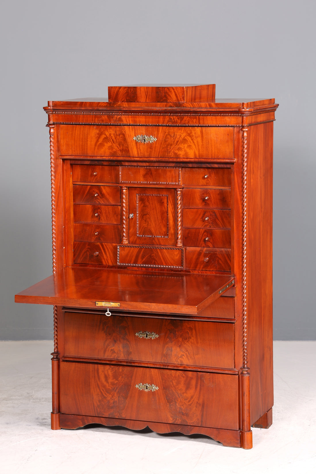 Stilvoller Louis Philippe Sekretär um 1880 Kommode Antik Biedermeier Stil Bürokommode