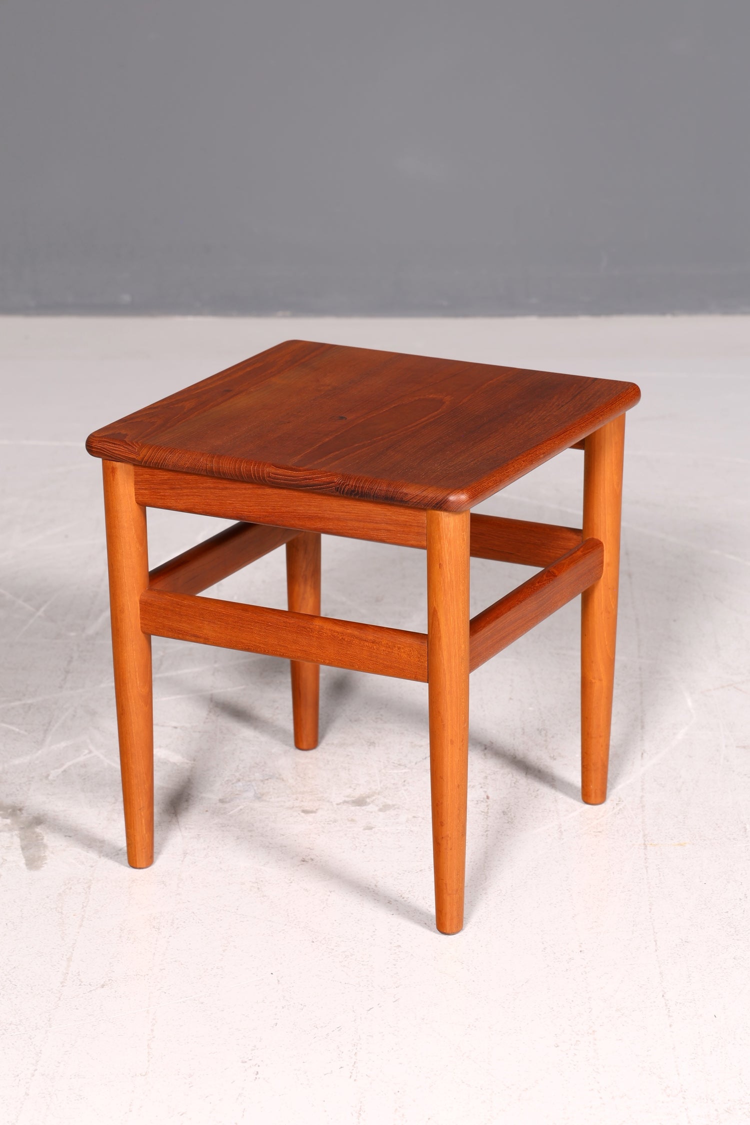Edler Mid Century Beistelltisch Danish Design Blumenhocker Teak Ablagetisch Vintage 60er Danish Design Tisch 2 von 2