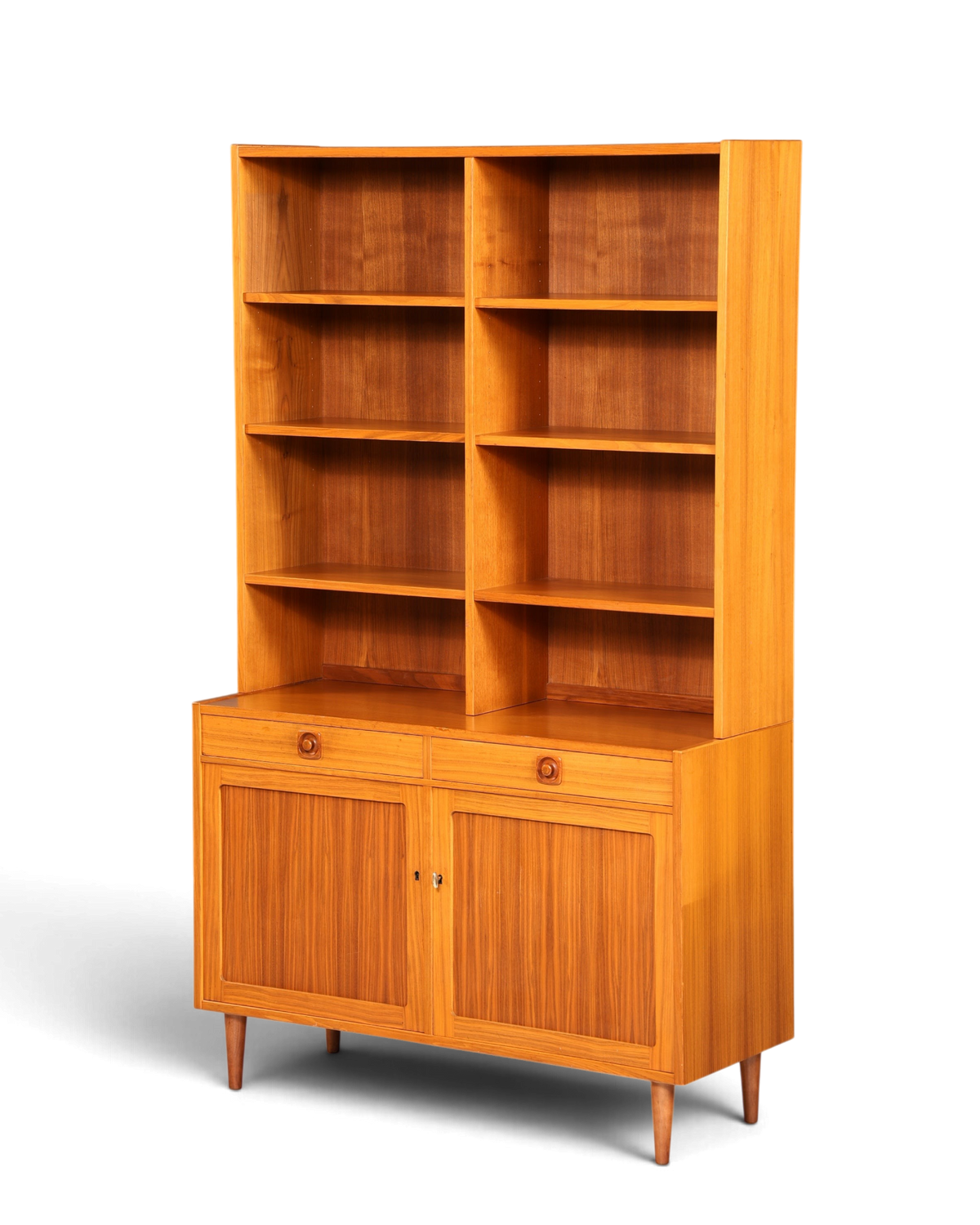 Hauptstadt Möblerei Mid Century Regal aus Holz im Danish Design mit höhenverstellbaren Einlegeböden und Schrankfach