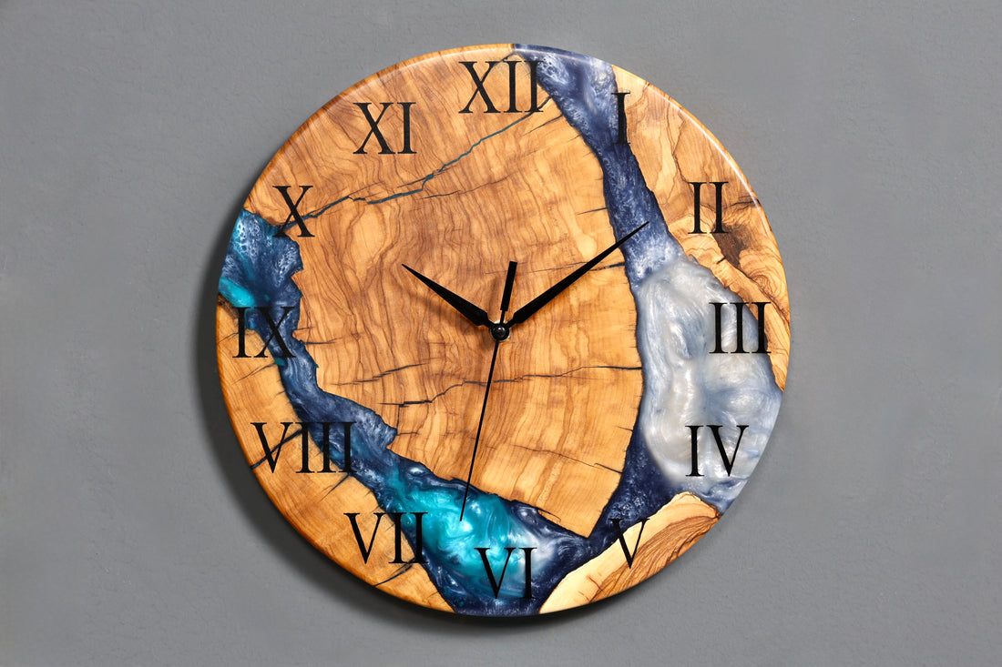 Horloge murale exclusive faite à la main en résine époxy, horloge olivier, horloge analogique en époxy
