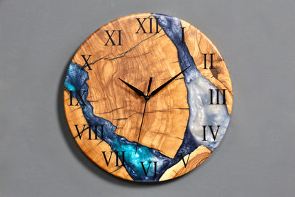 Horloge murale exclusive faite à la main en résine époxy, horloge olivier, horloge analogique en époxy