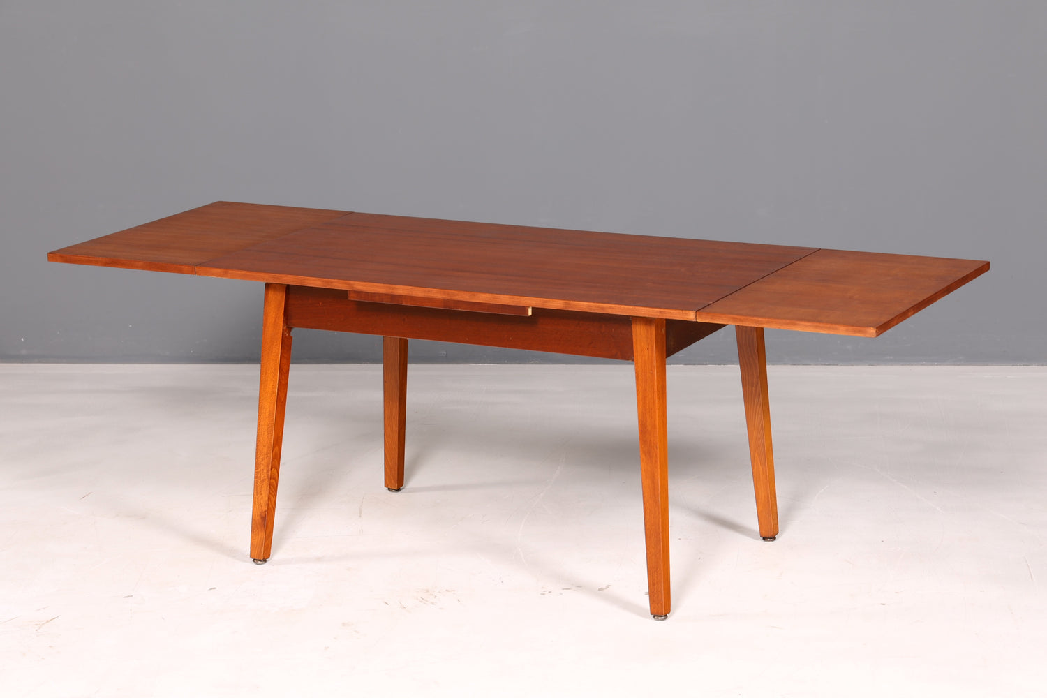 Magnifique table de cuisine du milieu du siècle, table vintage extensible et réglable en hauteur, table à manger en bois des années 60