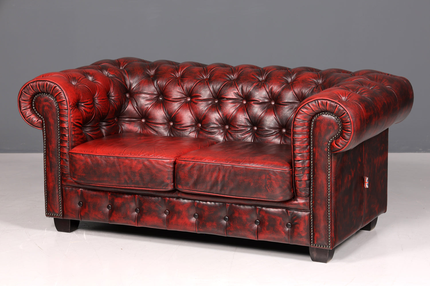Magnifique canapé Chesterfield original 2 places, style anglais, cuir bordeaux, 2 places, 2 sur 2