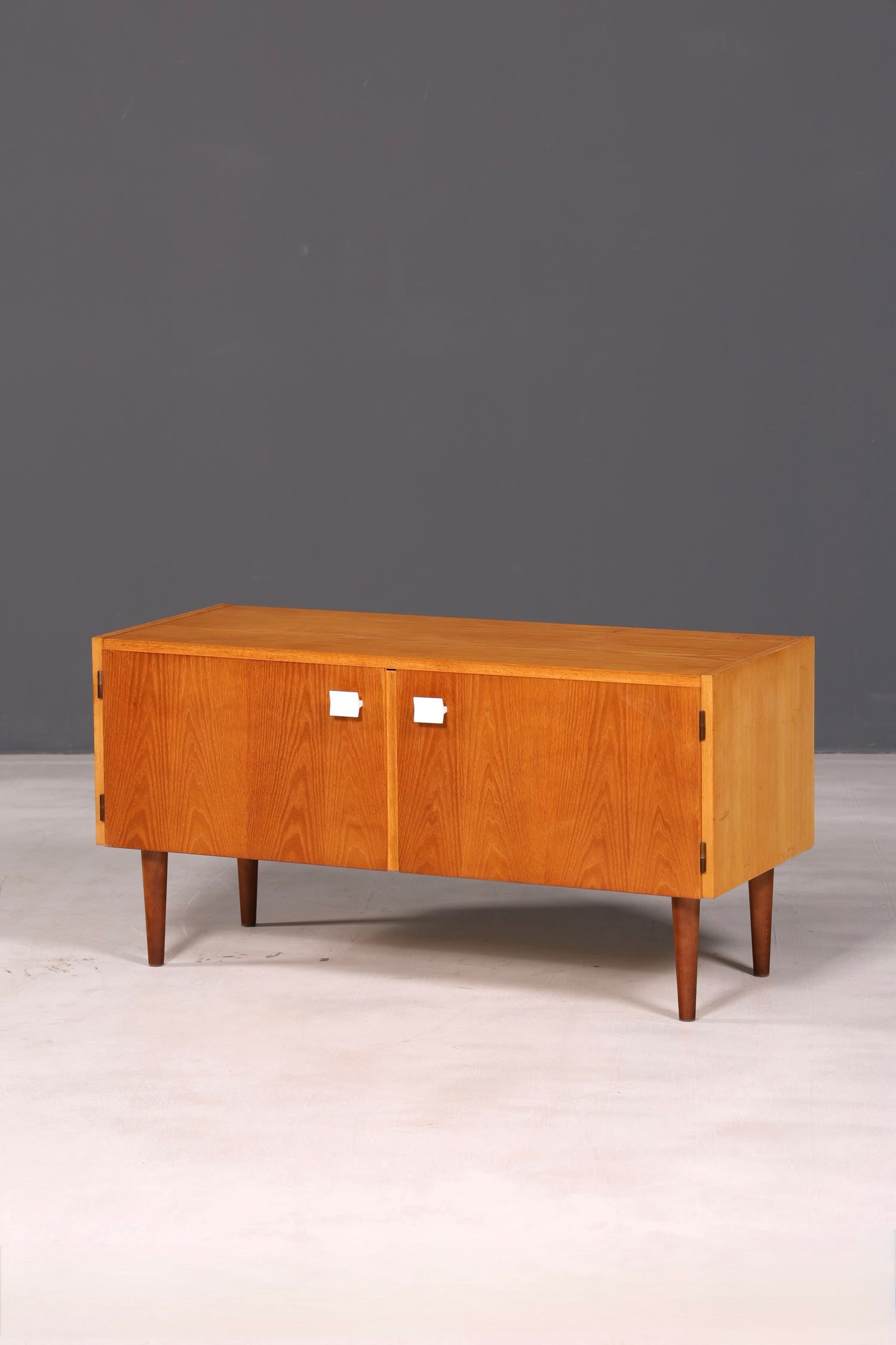 Magnifique commode Hellerau originale, modèle 427, style mid-century, buffet, meuble TV vintage en bois véritable