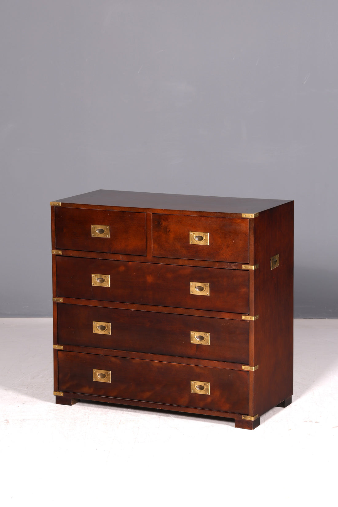 Magnifique commode maritime anglaise Military Chest, commode de navire antique, armoire style colonial
