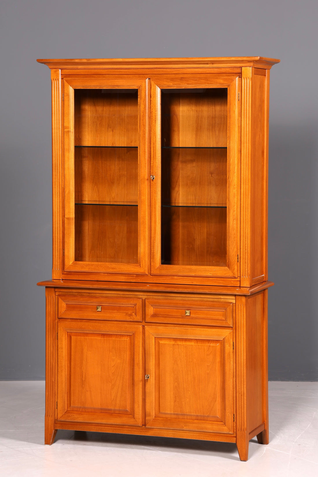 Traumhafte Original Selva Vitrine Antik Stil massiv Holz Buffet Schrank Bibliothek