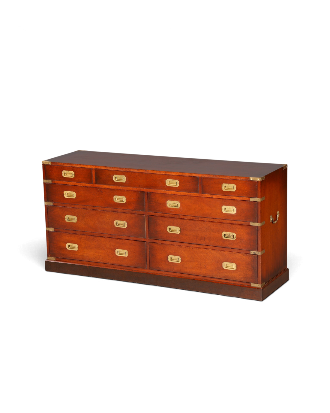 Hauptstadt Möblerei Sideboard im Military Chest Stil aus dunklem Holz mit Messingbeschlägen und vielen Schubladen