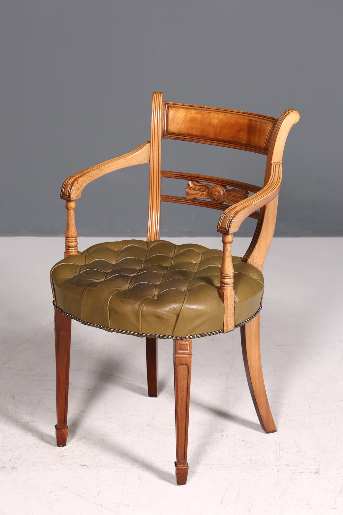 Magnifique fauteuil Chesterfield, chaise secrétaire Anno Dom, chaise de cuisine anglaise en cuir véritable, 2 sur 2