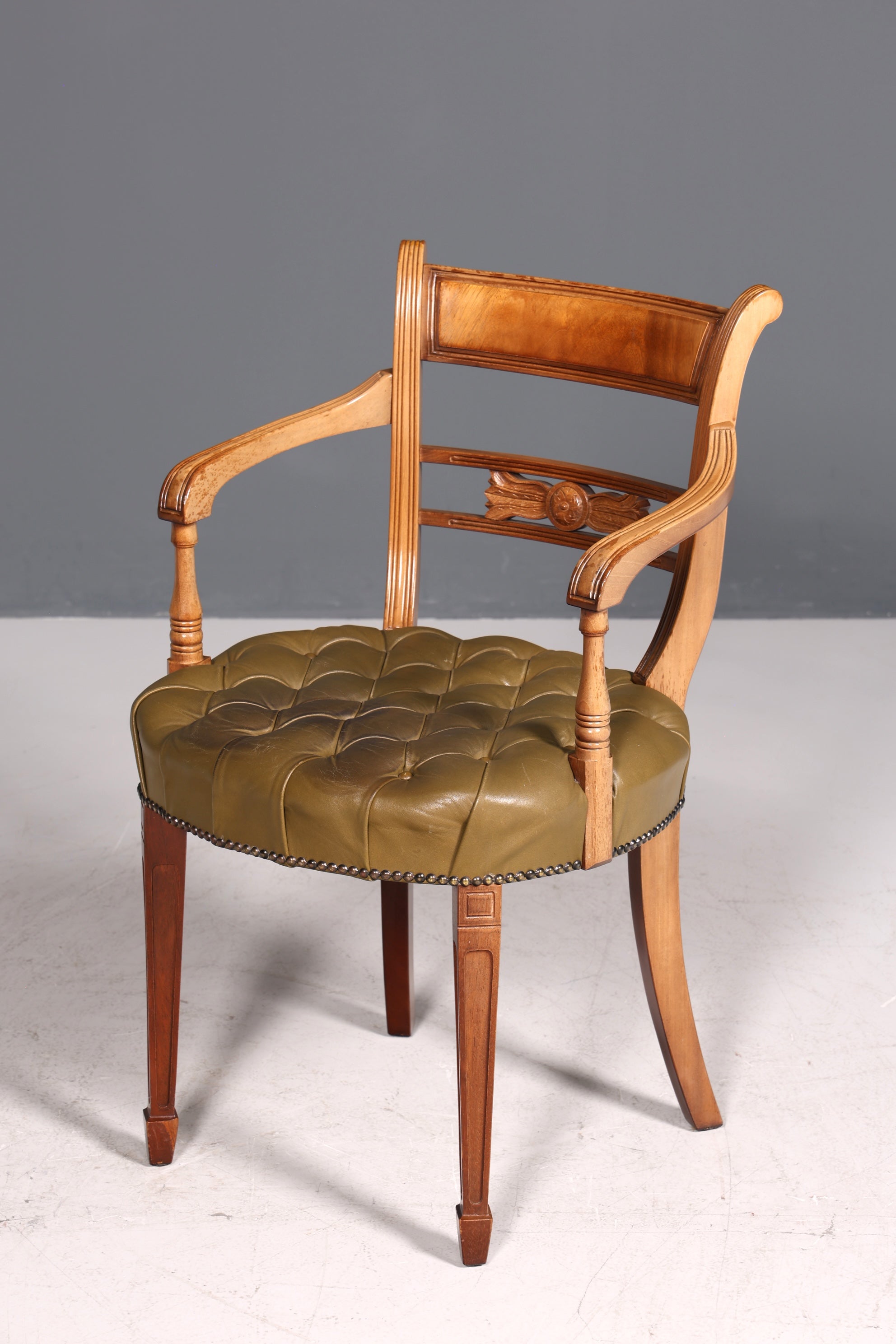 Magnifique fauteuil Chesterfield, chaise secrétaire Anno Dom, chaise de cuisine anglaise en cuir véritable, 2 sur 2