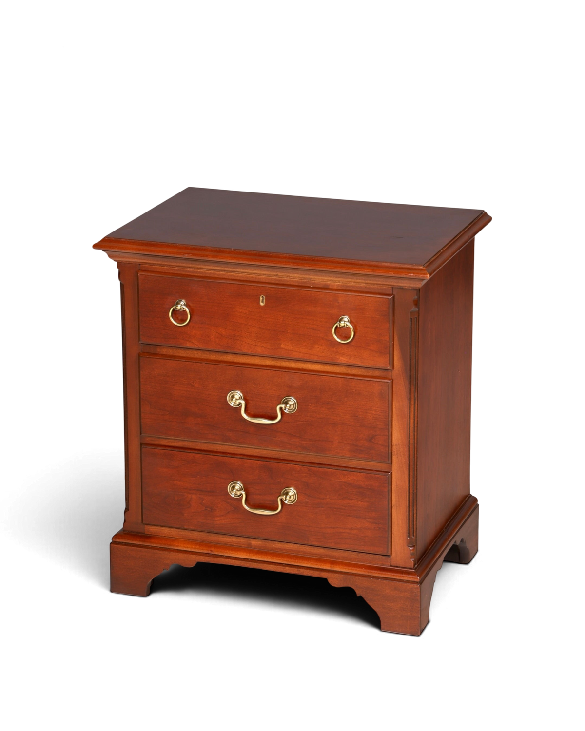 Hauptstadt Möblerei Drexel Heritage Kommode aus massivem dunklem Holz im klassischen amerikanischen Antik-Stil