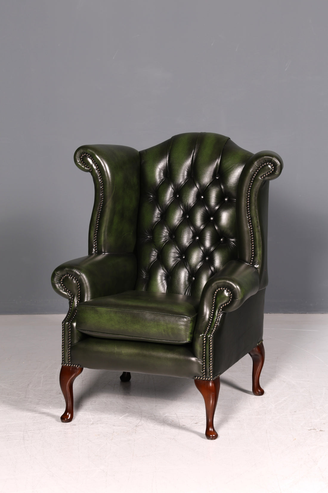 Beautiful Original Chesterfield Wingback Chair Green Genuine Leather Kingsgate English Wingback Chair Gentleman&