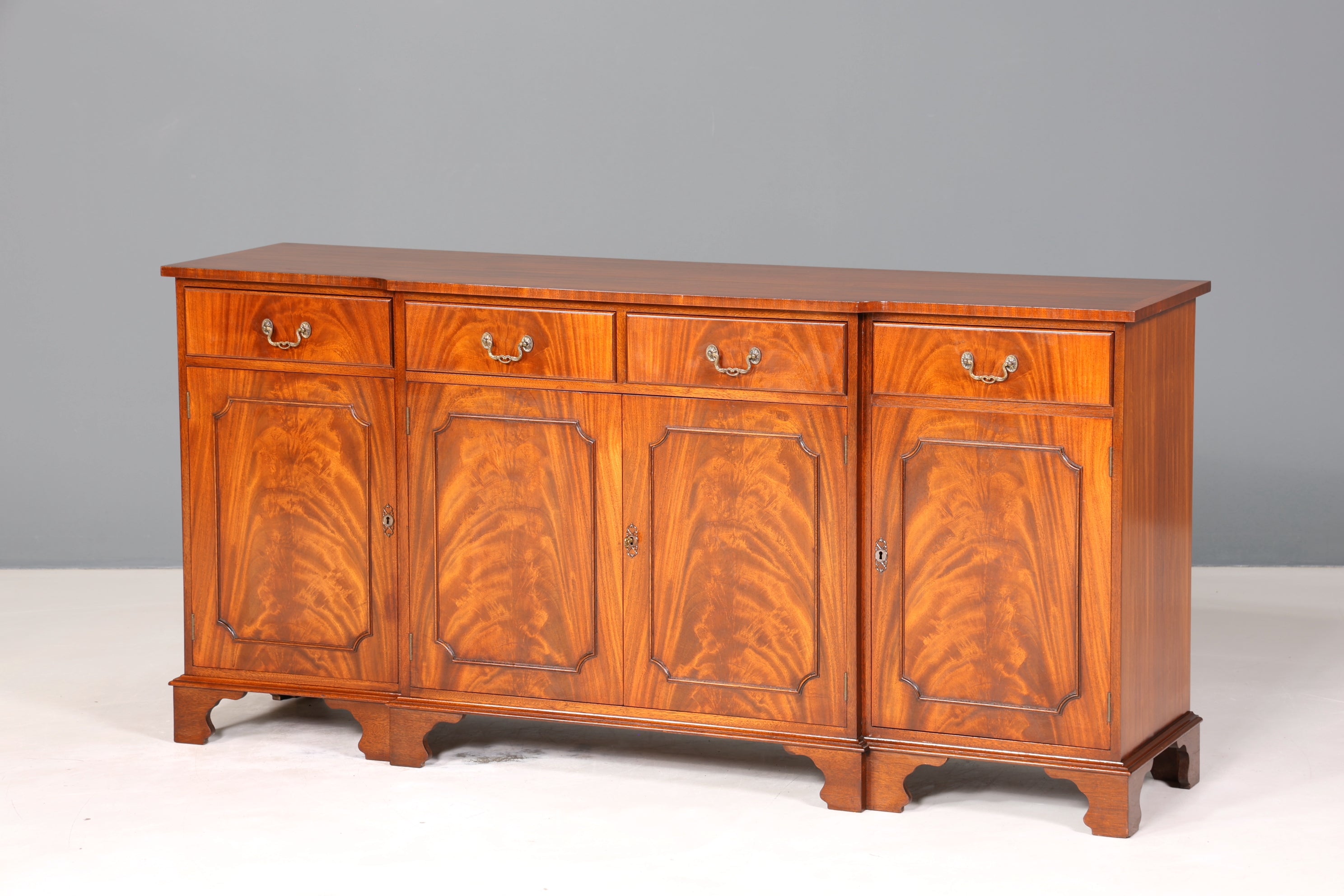 Edles Englisches Sieboard echt Holz Reprodux Buffet Bevan Funnell Schrank