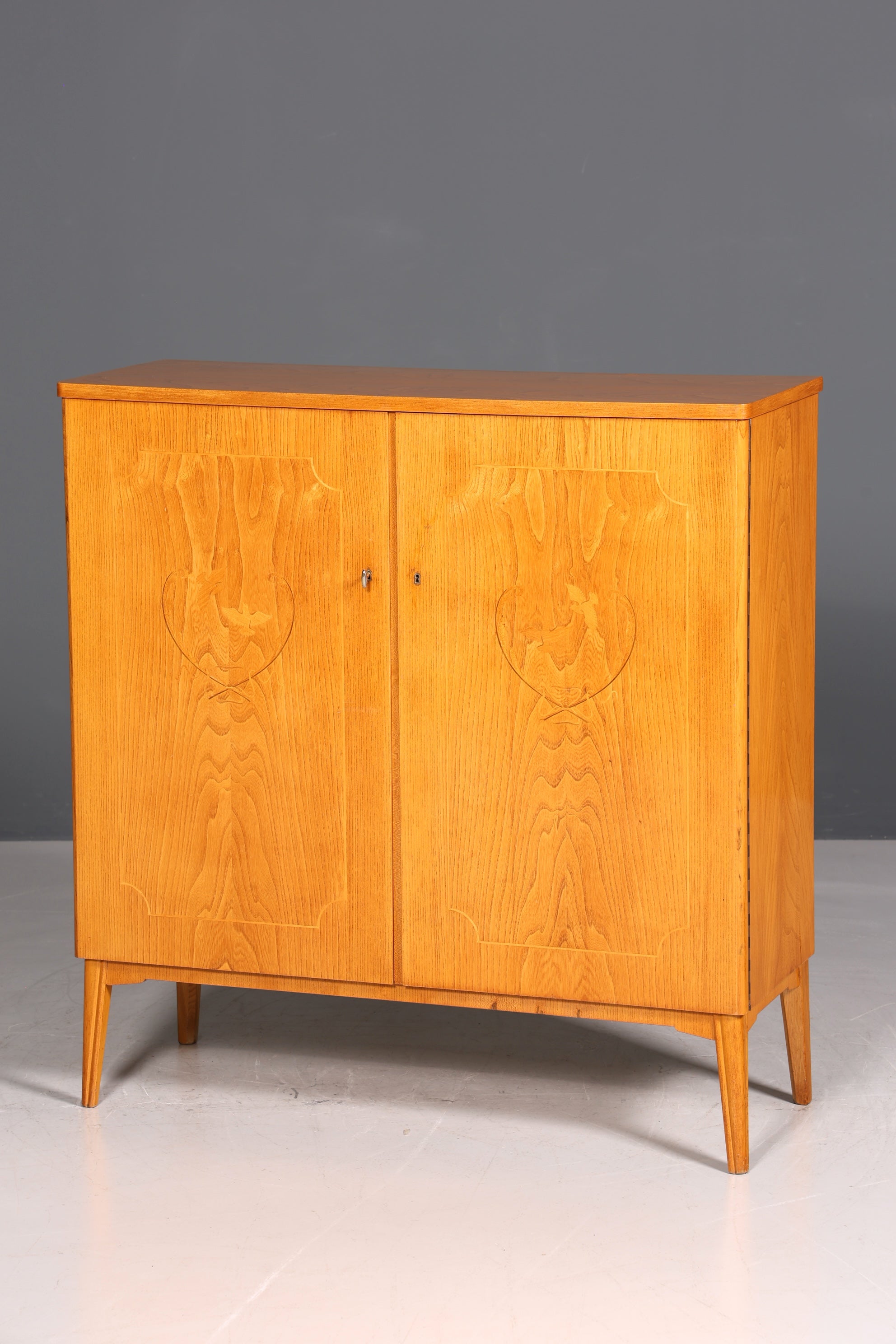 Magnifique meuble de style mid-century, armoire à linge des années 1960, classeur, commode