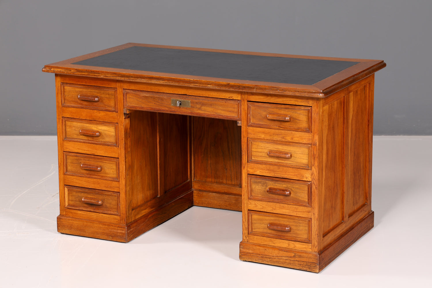 Magnifique bureau de style Bauhaus et Art déco, table de bureau en chêne antique vintage