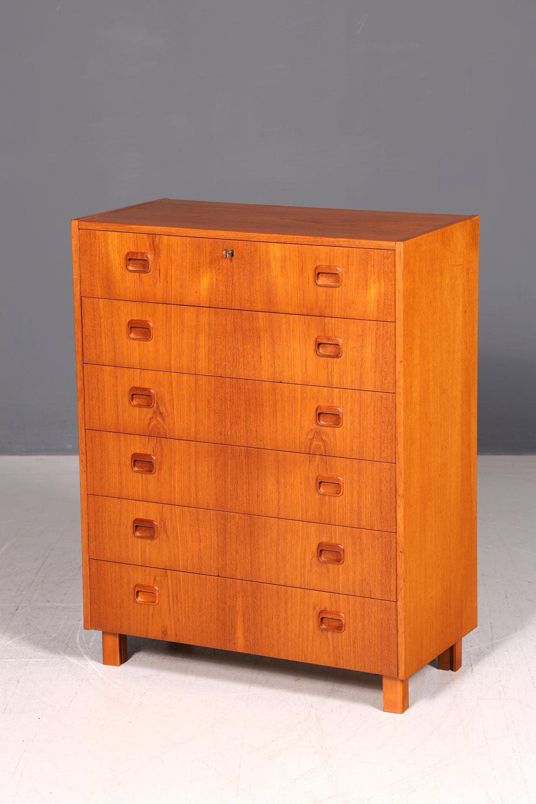 Beautiful Mid Century Chest of Drawers Teak Danish Design Vintage Vertiko 60s 70s Cabinet Drawer Chest Wood Retro