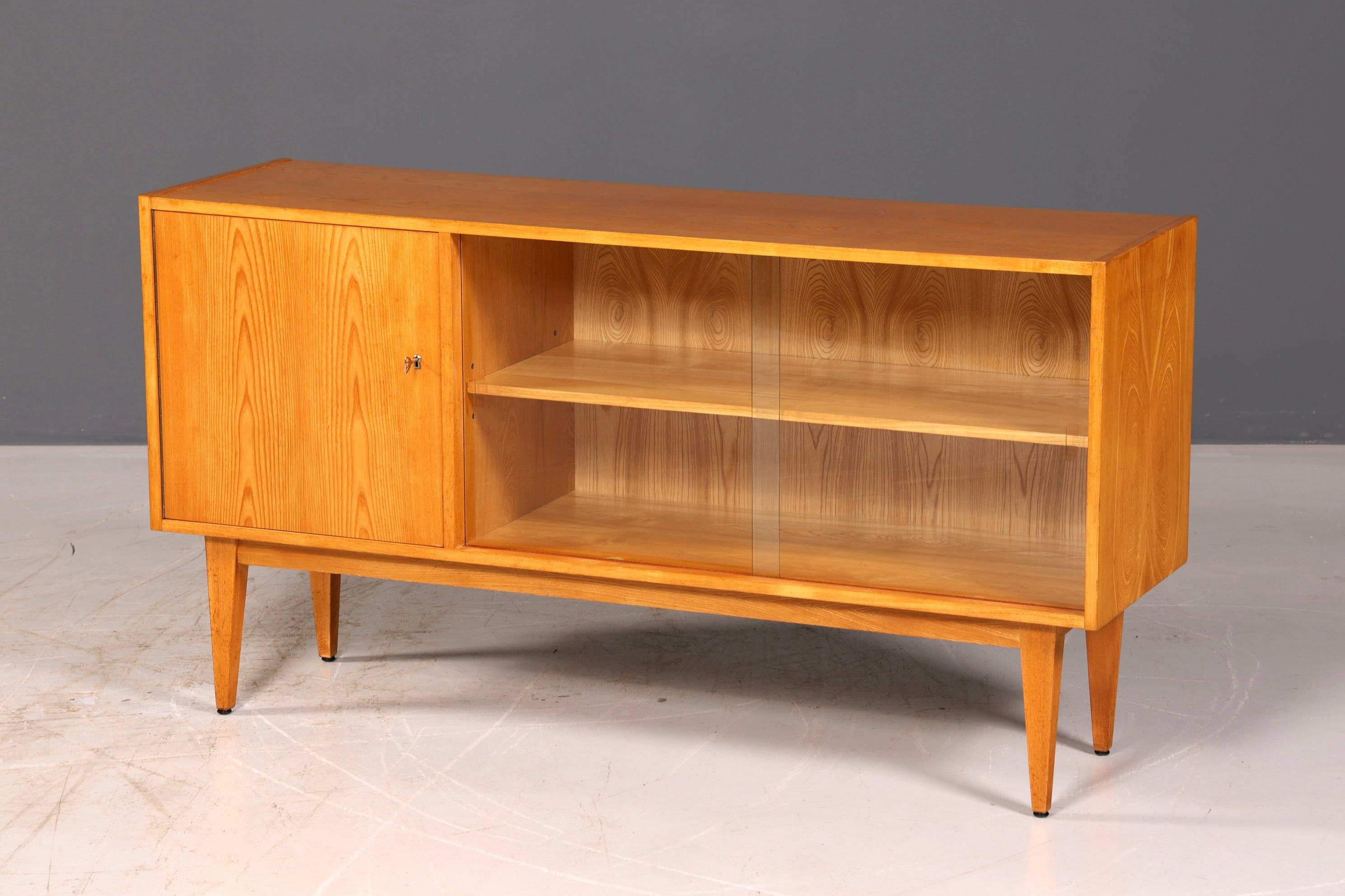 Wunderschönes Original Hellerau Franz Ehrlich Sideboard Modell 602 Mid Century Vitrine Anrichte VEB echt Holz