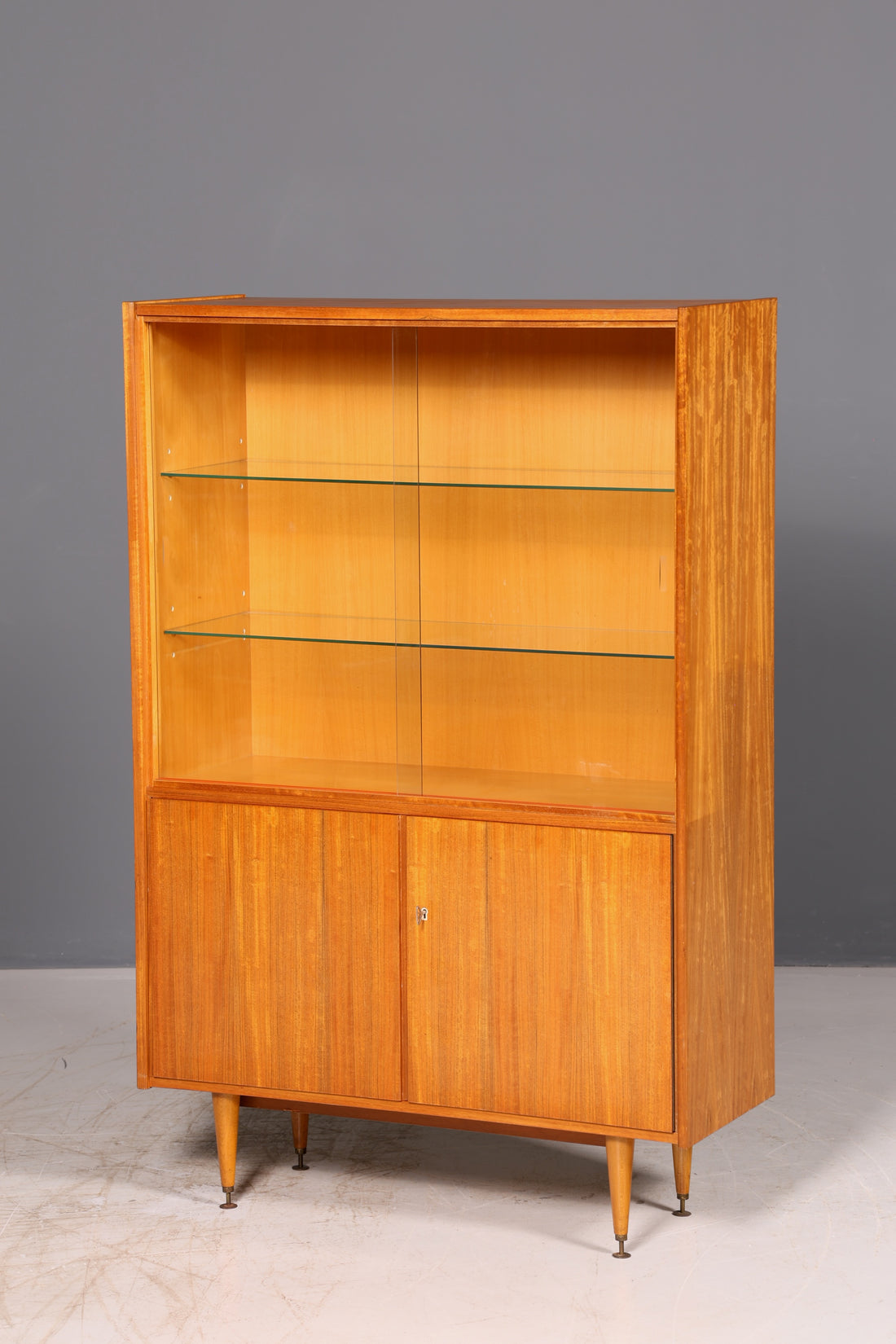Magnifique vitrine de style mid-century, bibliothèque, vitrine vintage, meuble haut, armoire des années 60 en bois véritable