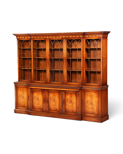 Hauptstadt Möblerei englische Vitrine aus Holz mit Sekretär, Messingbeschlägen und höhenverstellbaren Regalböden