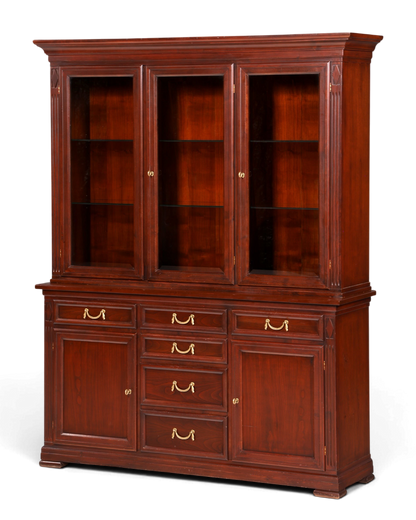 Hauptstadt Möblerei Selva Vitrine Villa Borghese aus massivem dunklem Holz im antiken Stil mit Glasfront und Schubladen