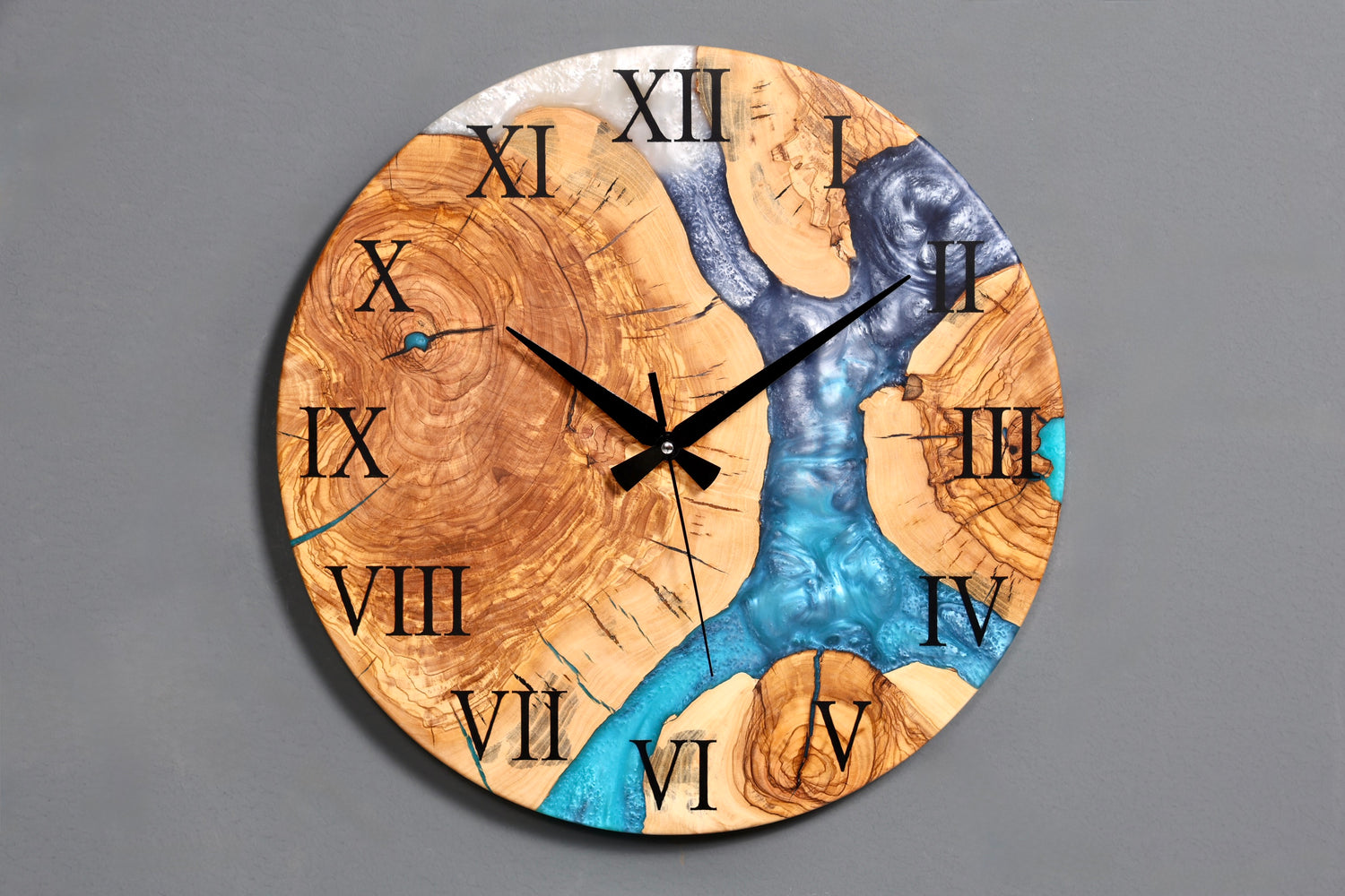 Horloge murale artisanale en résine époxy, motif olivier, horloge analogique en époxy