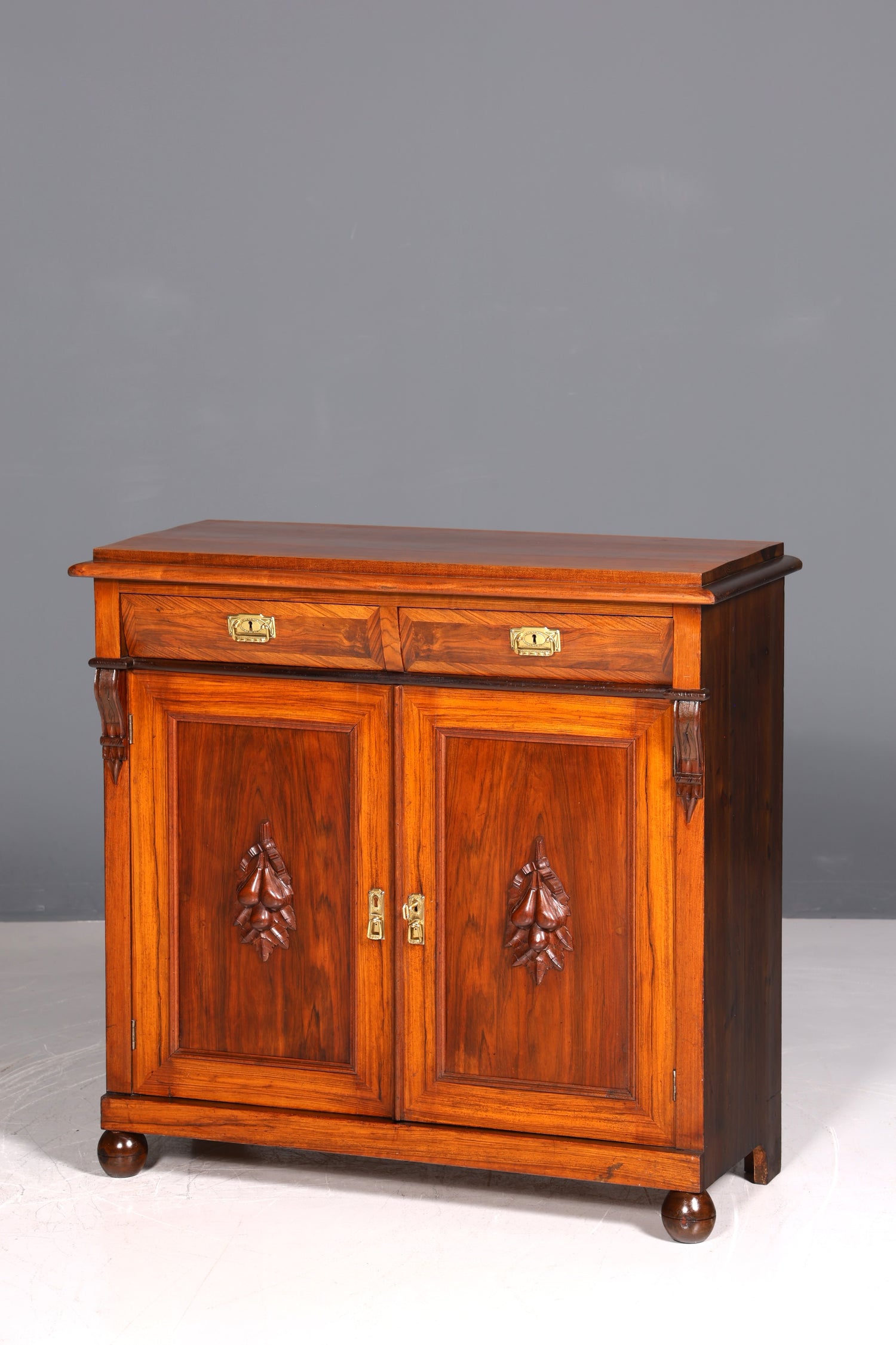 Magnifique cabinet Gründerzeit (fin du XIXe siècle), commode Art nouveau, buffet ancien, coiffeuse