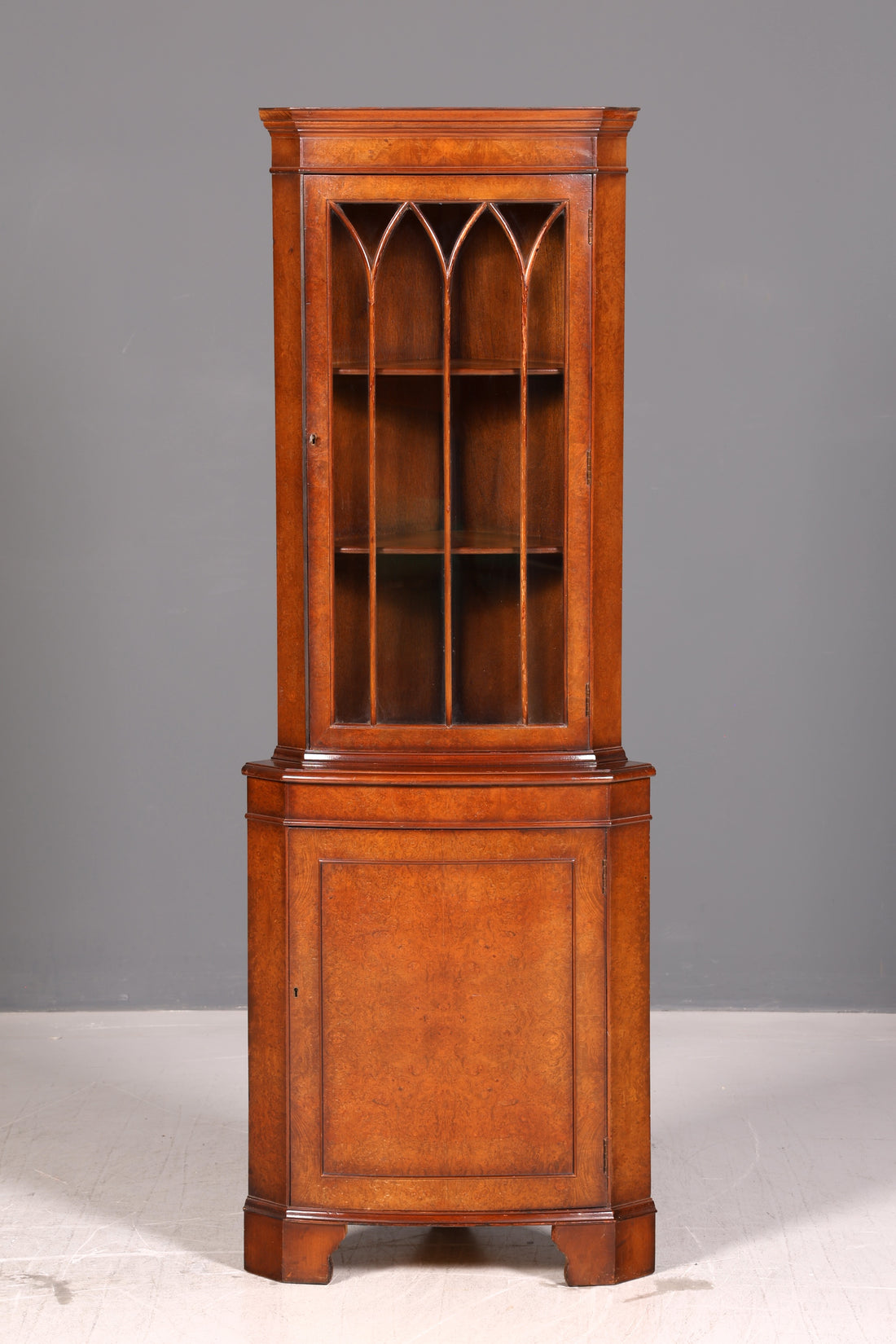 Wunderschöne Englische Eckvitrine Mahagoni Eckschrank Glasvitrine Vitrine Antik Echt Holz Vintage