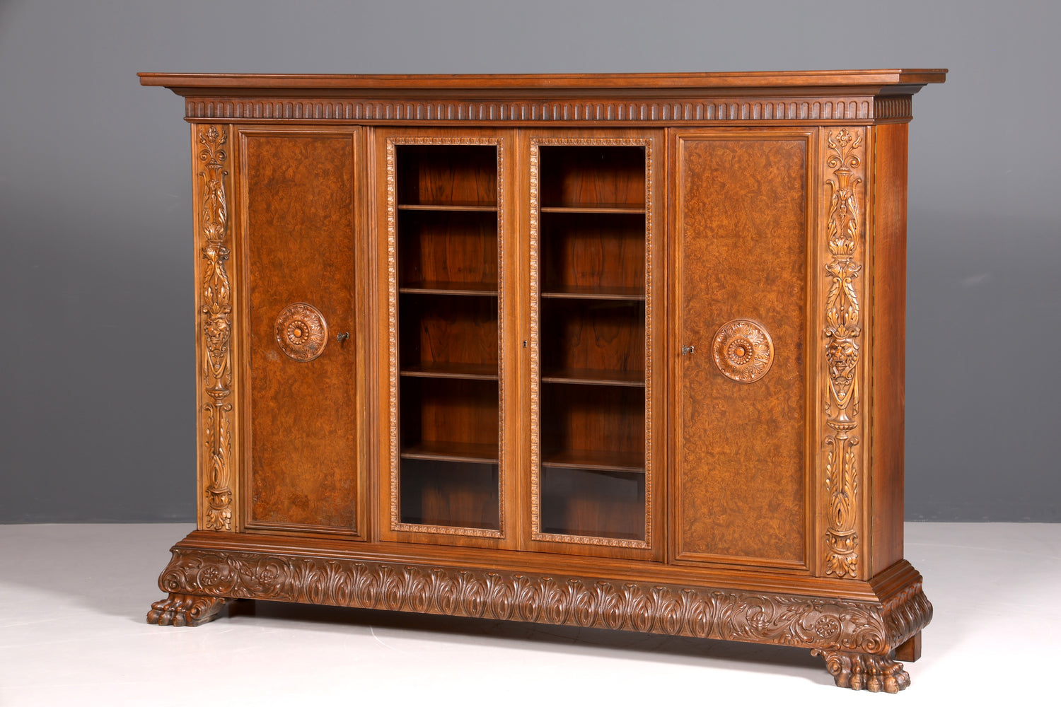 Bibliothèque néo-renaissance XXL onirique, vitrine ancienne, bureau de gentleman, buffet Gründerzeit, armoire, étagère, bureau