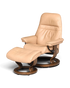 Hauptstadt Möblerei Stressless Sunrise Relaxsessel in Beige mit Hocker und dunklem Holzgestell
