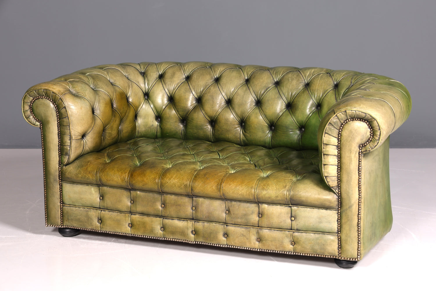 Magnifique canapé Chesterfield original 2 places, vert anglais, cuir véritable, canapé 2 places