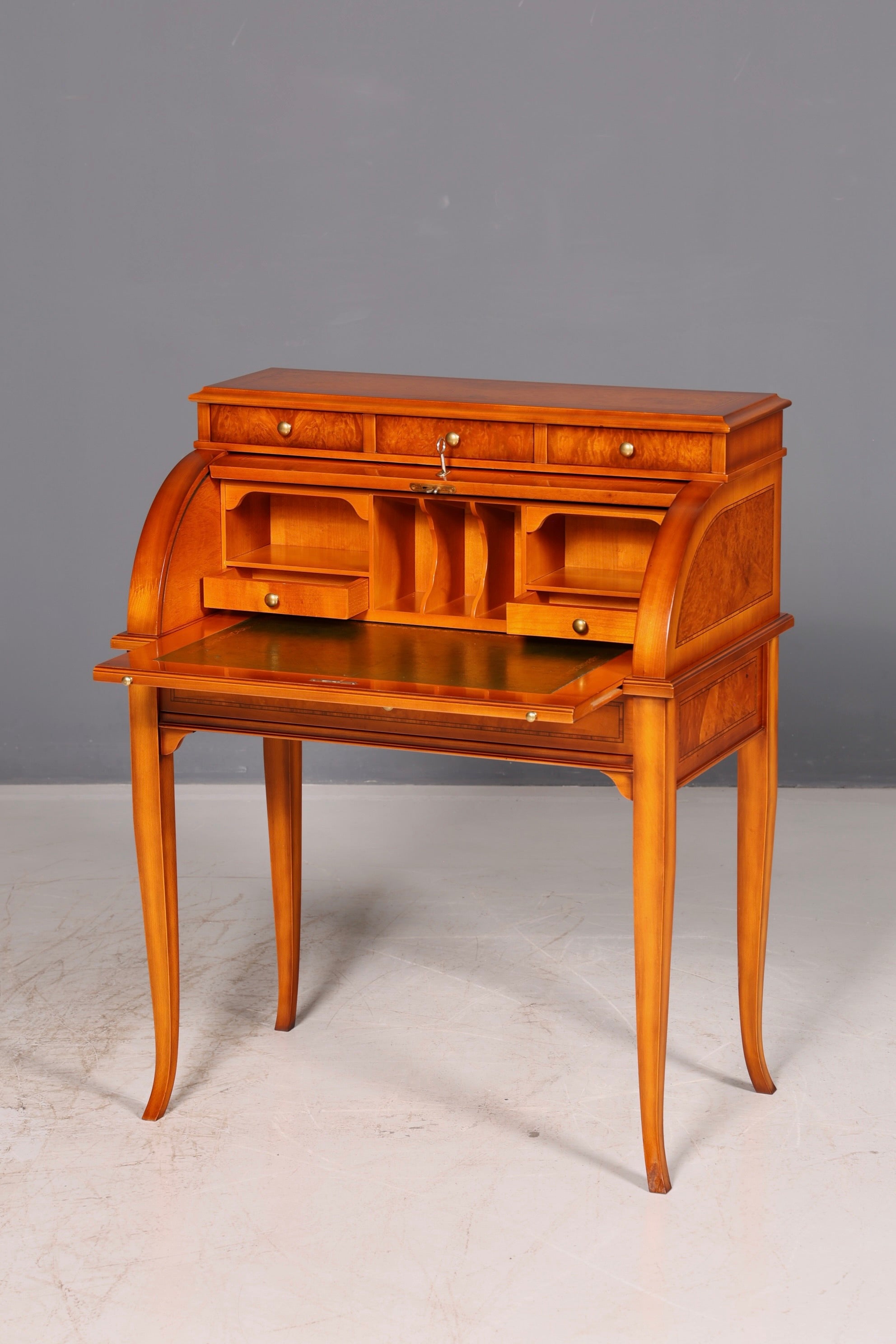 Wunderschöner Rollsekretär Zylindersekretär Sekretär im Barock Stil Antik um 1930 Büro Schreibkommode