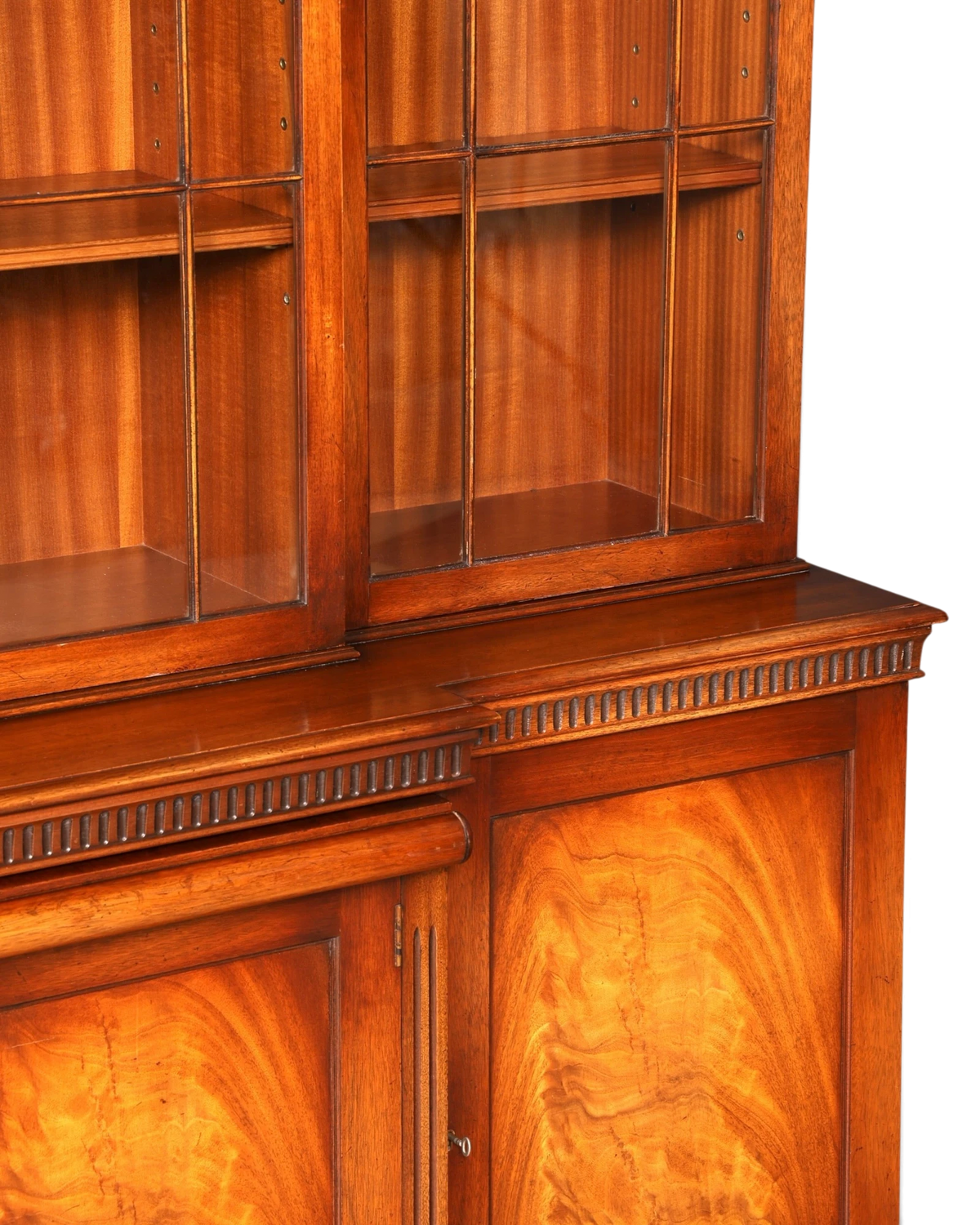 Hauptstadt Möblerei englische Vitrine aus Holz mit Glasfront und dekorativer Maserung