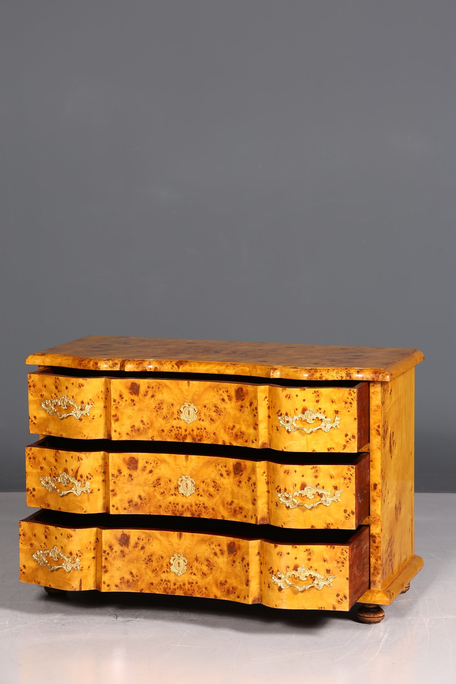 Buffet de style baroque royal, commode de style Louis XVI, commode de style ancien