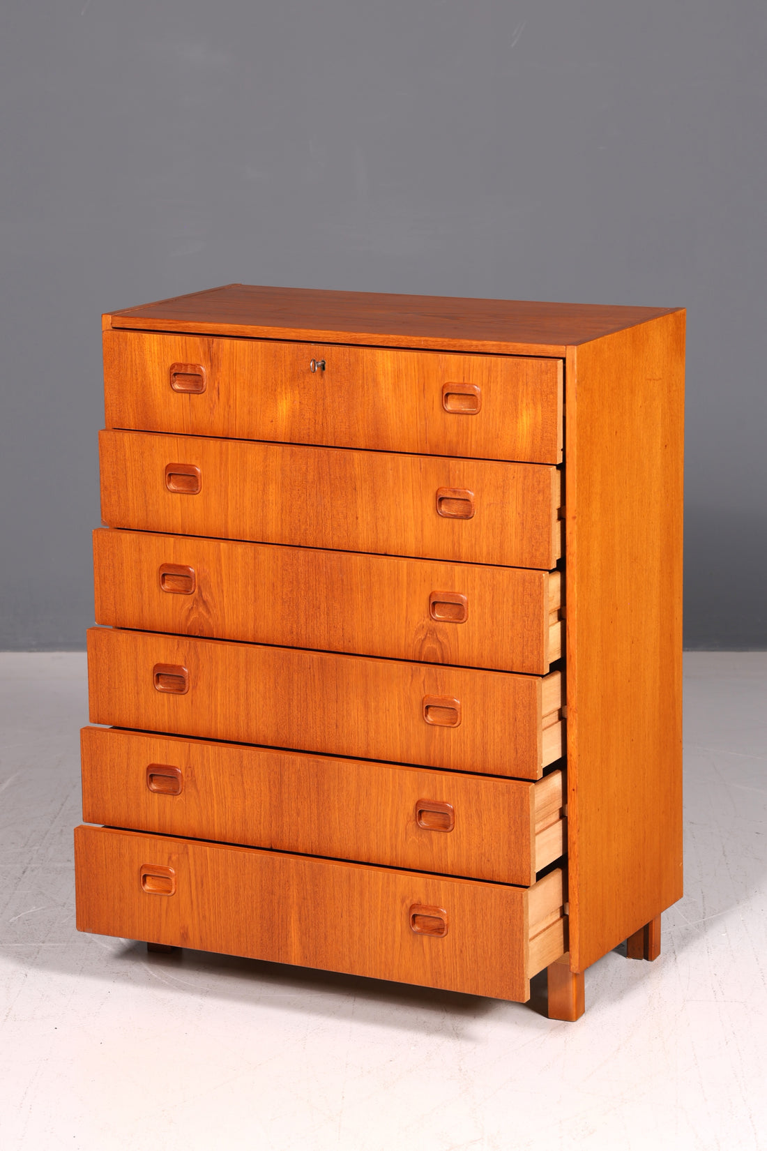 Beautiful Mid Century Chest of Drawers Teak Danish Design Vintage Vertiko 60s 70s Cabinet Drawer Chest Wood Retro