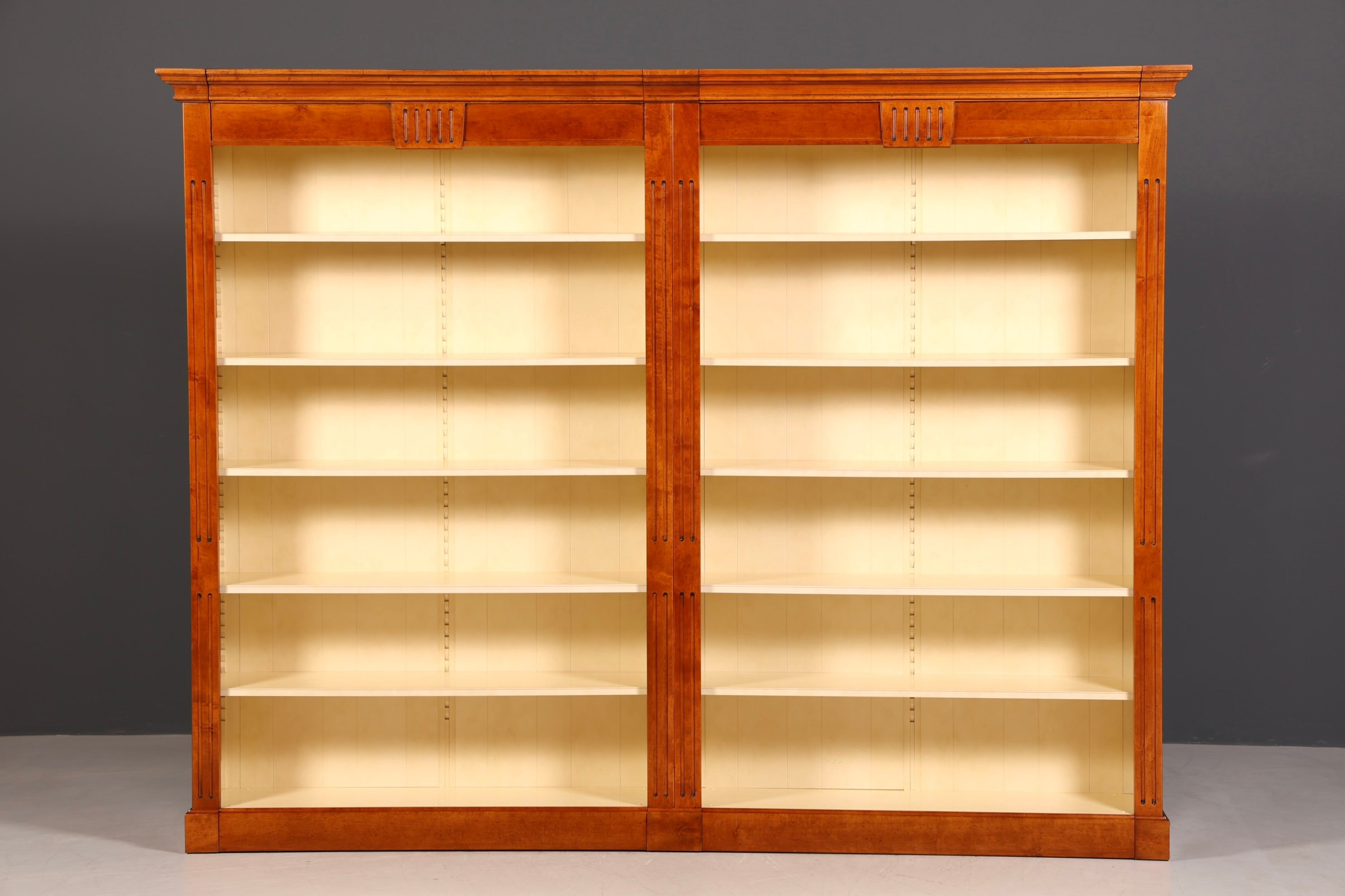 Wunderschönes Englisches XXL Bücherregal Eibe Antik Regal Bookshelf Buchablage 60s