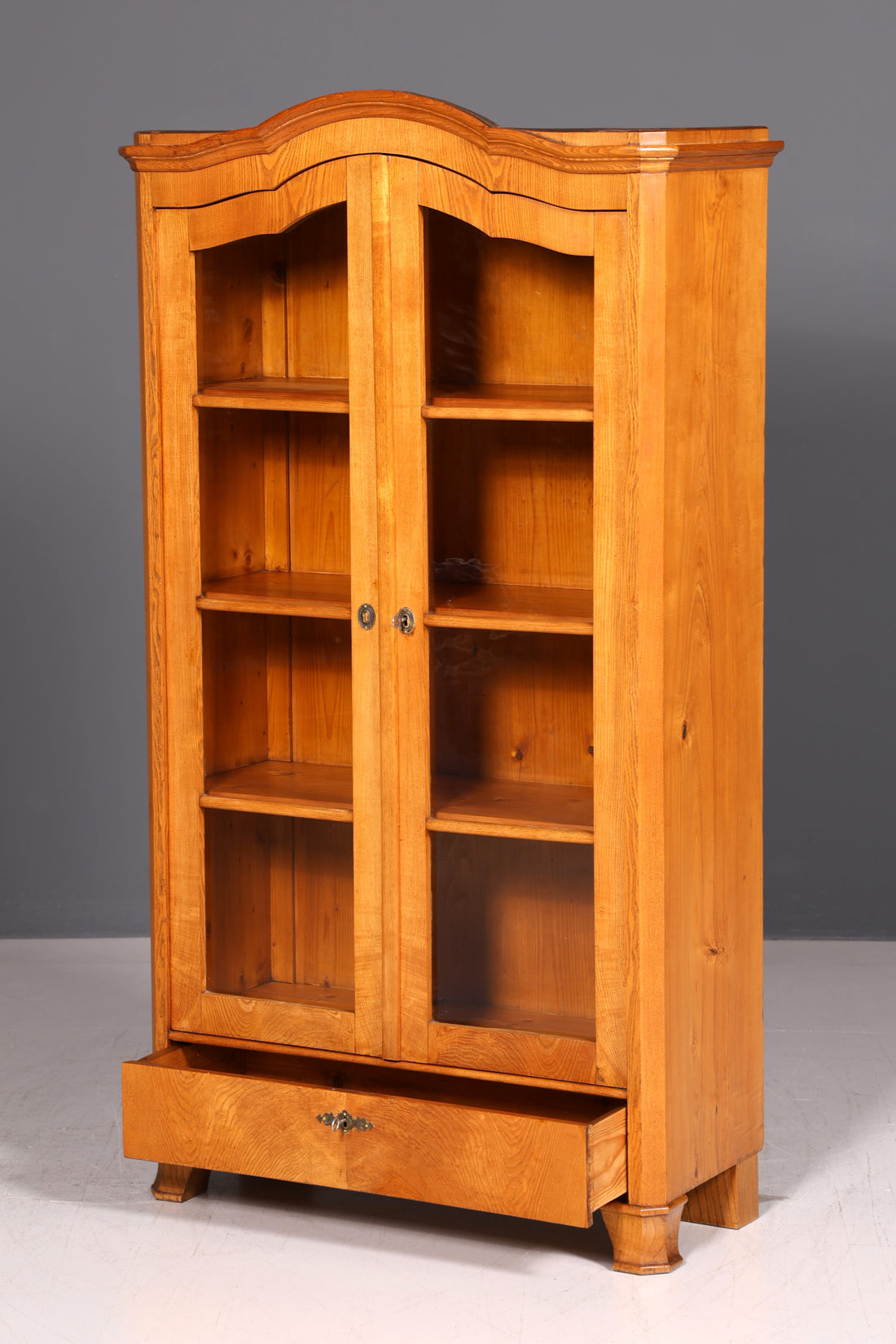 Magnifique vitrine antique en chêne, armoire à vaisselle Biedermeier en bois tendre, vitrine en verre, bibliothèque, meuble de campagne