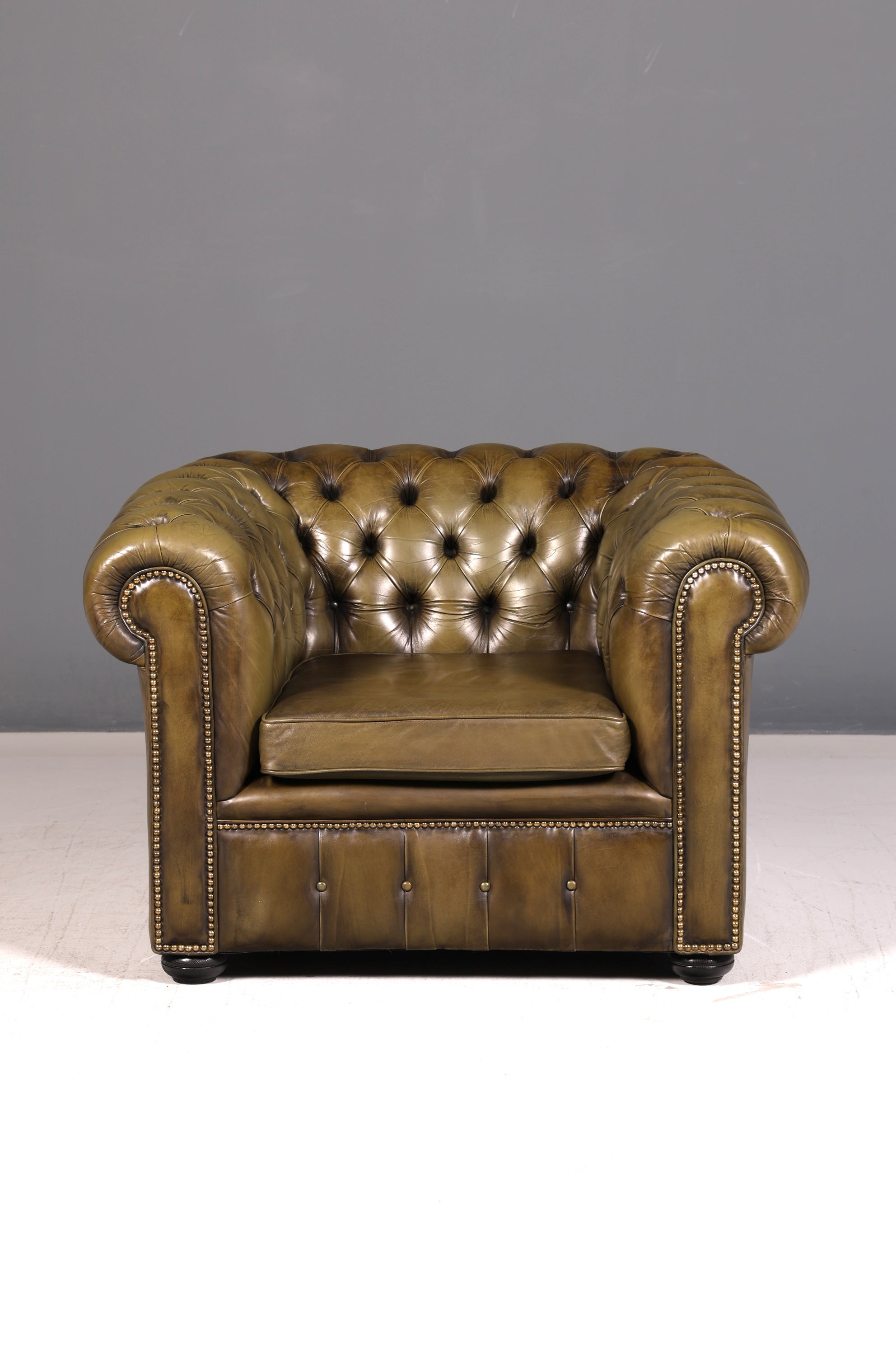 Stilvoller Original Chesterfield Sessel Grün Echt Leder Englischer Armlehnsessel Herrensessel Clubsessel UK Vintage