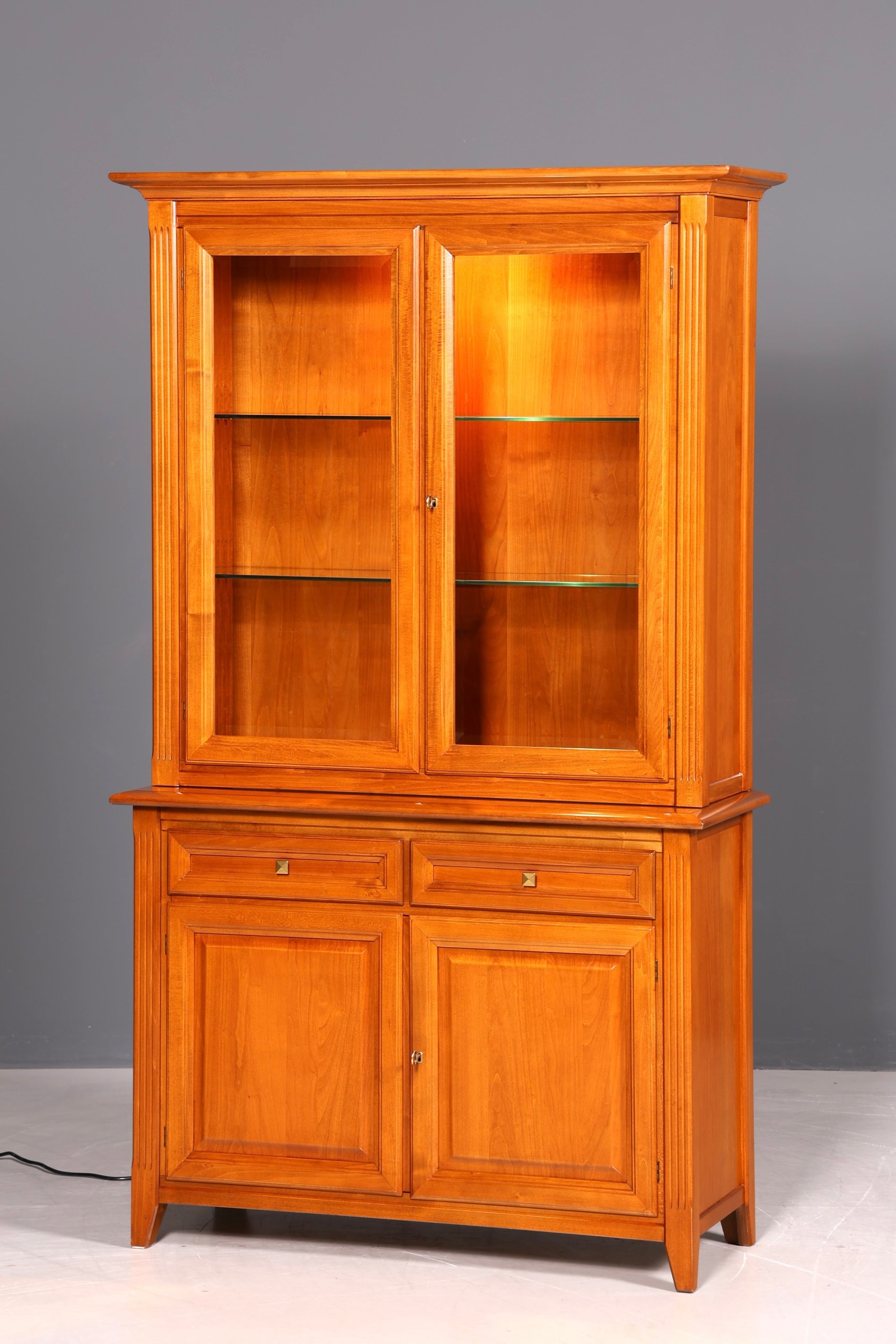 Traumhafte Original Selva Vitrine Antik Stil massiv Holz Buffet Schrank Bibliothek