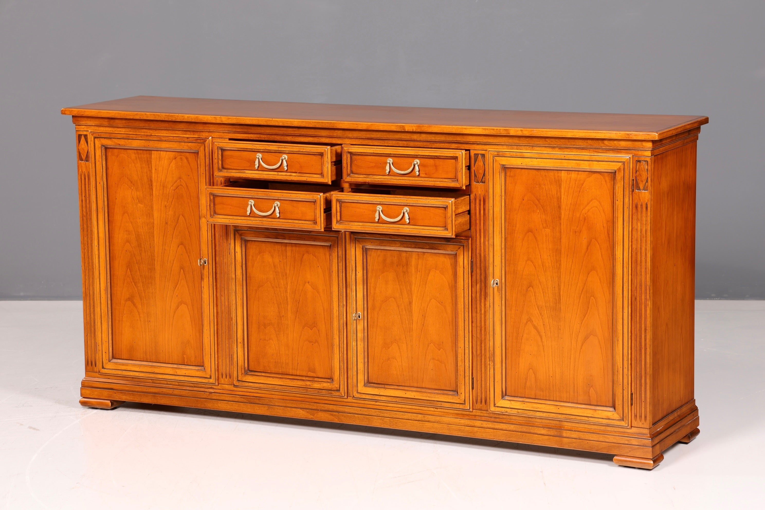 Stilvolles Original Selva Sideboard Villa Borghese Antik Stil Schrank Kommode Buffet Anrichte Massiv Made in Italy